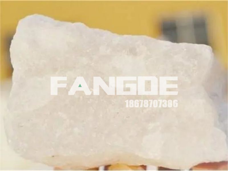 在制作精制石英砂时应该如何有效除铁?